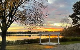 Lakeside Inn Boston